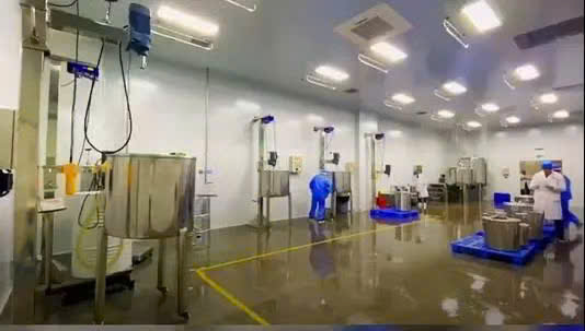 Phòng chiết rót trong nhà máy Hengyu